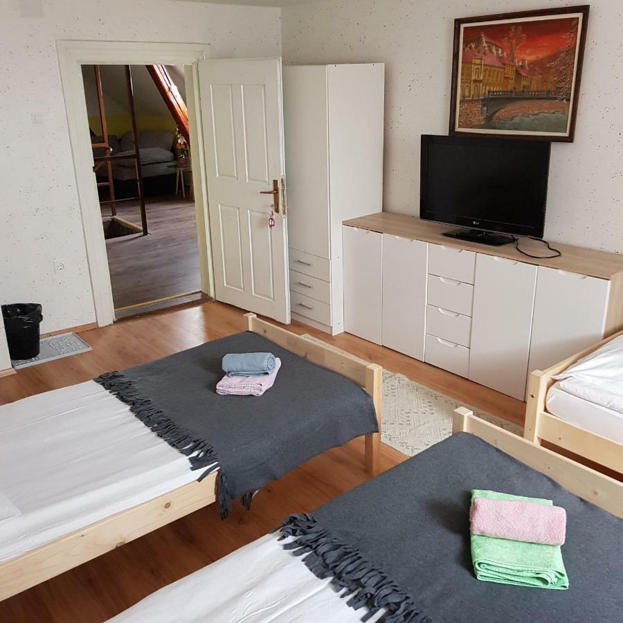 Guesthouse Osvald 지로브니차 외부 사진
