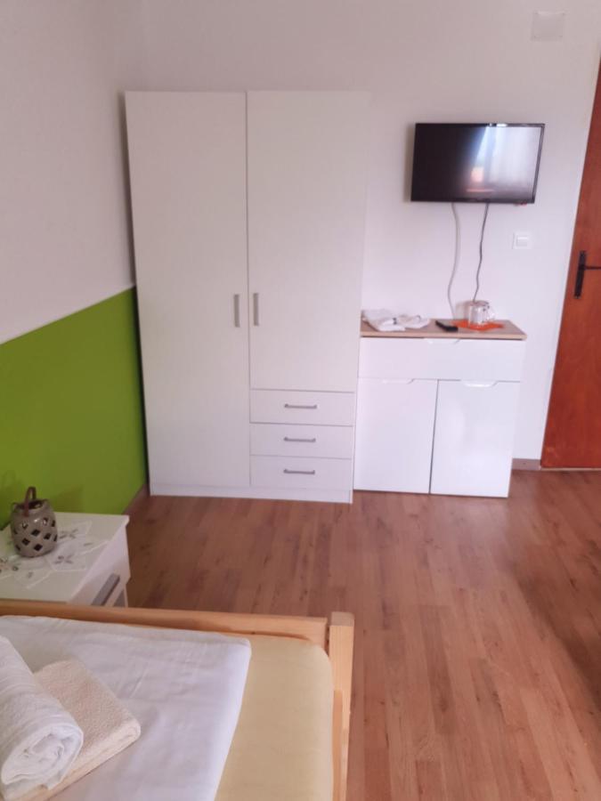Guesthouse Osvald 지로브니차 외부 사진