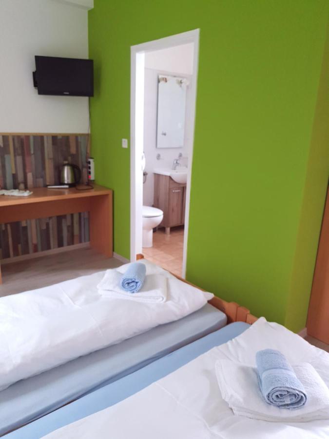 Guesthouse Osvald 지로브니차 외부 사진