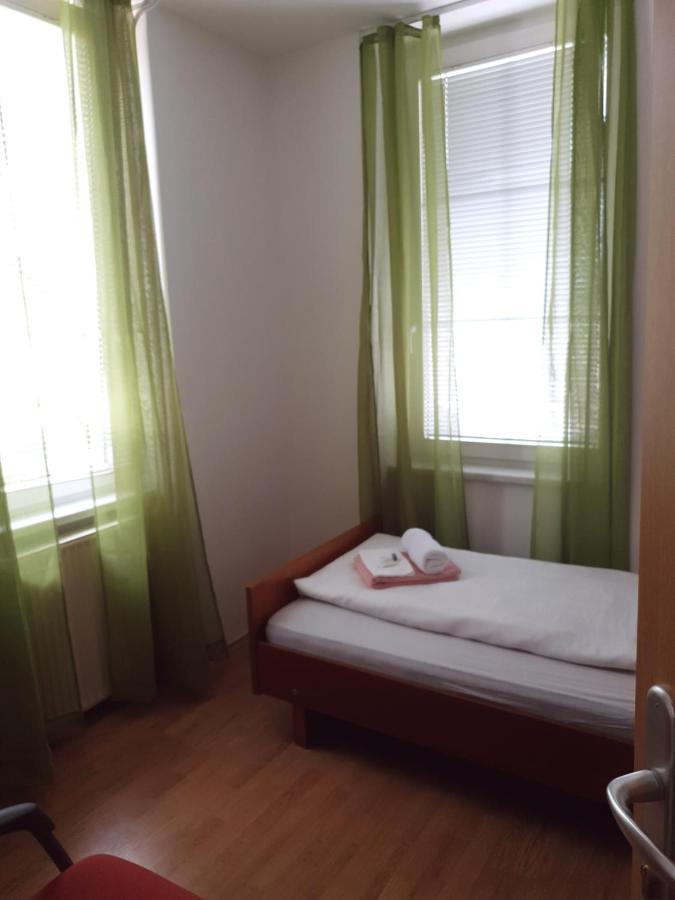 Guesthouse Osvald 지로브니차 외부 사진